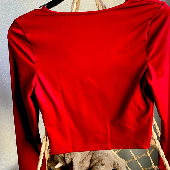 Red Top - Picture 2 of 2